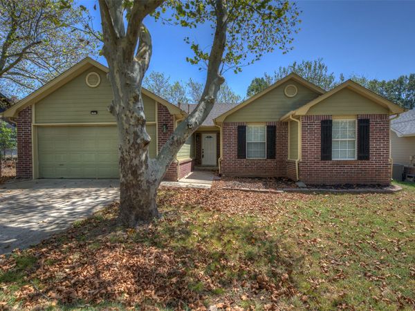 911 N 14th Street , Collinsville, OK 74021