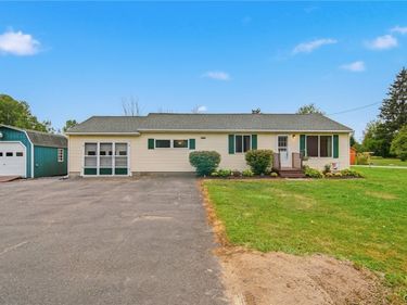 1325 County Route 12, Pennellville, NY 13132
