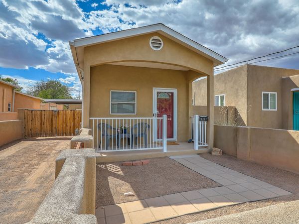 1217 11th Street NW, Albuquerque, NM 87104
