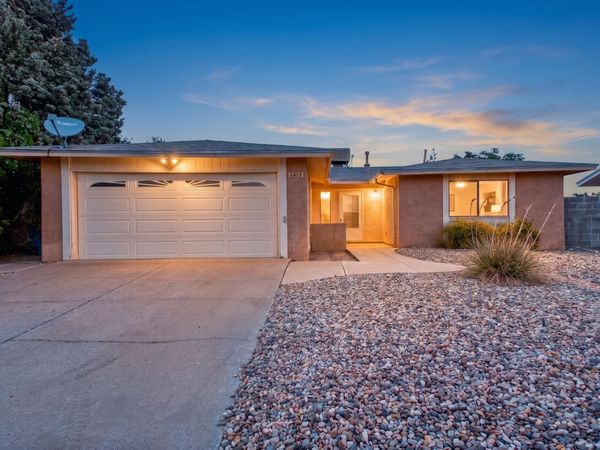 4917 Chisholm Trail NW, Albuquerque, NM 87120