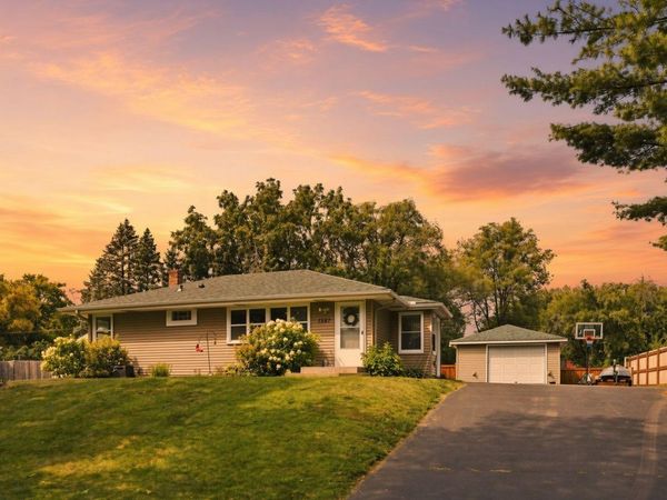 1587 Sextant Avenue E, Maplewood, MN 55109