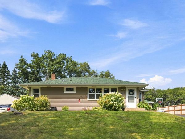 1587 Sextant Avenue E, Maplewood, MN 55109