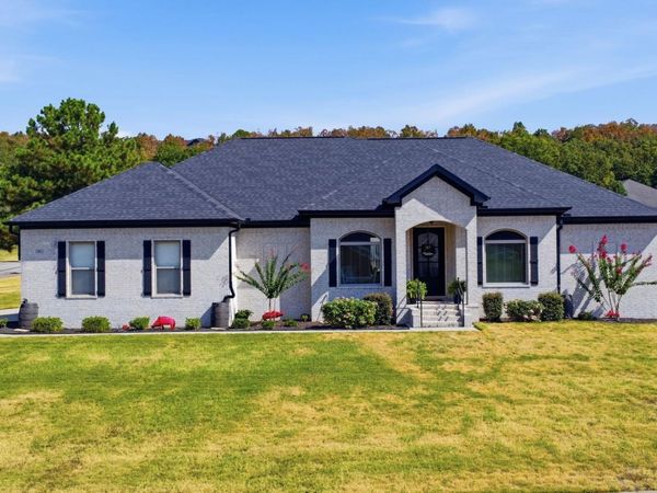 81 Lakeland Drive, Cabot, AR 72023