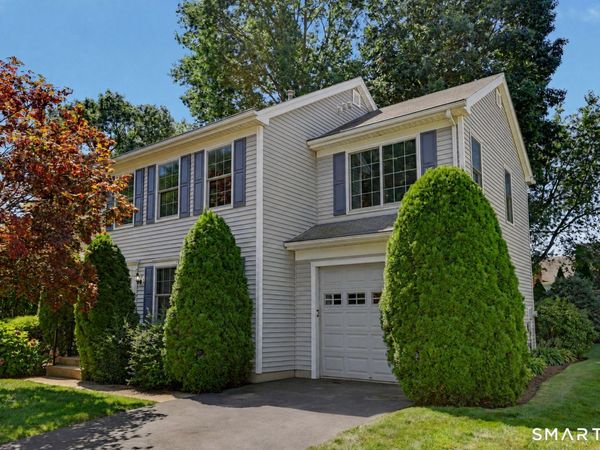 52 Oak Ridge , Milford, CT 06461