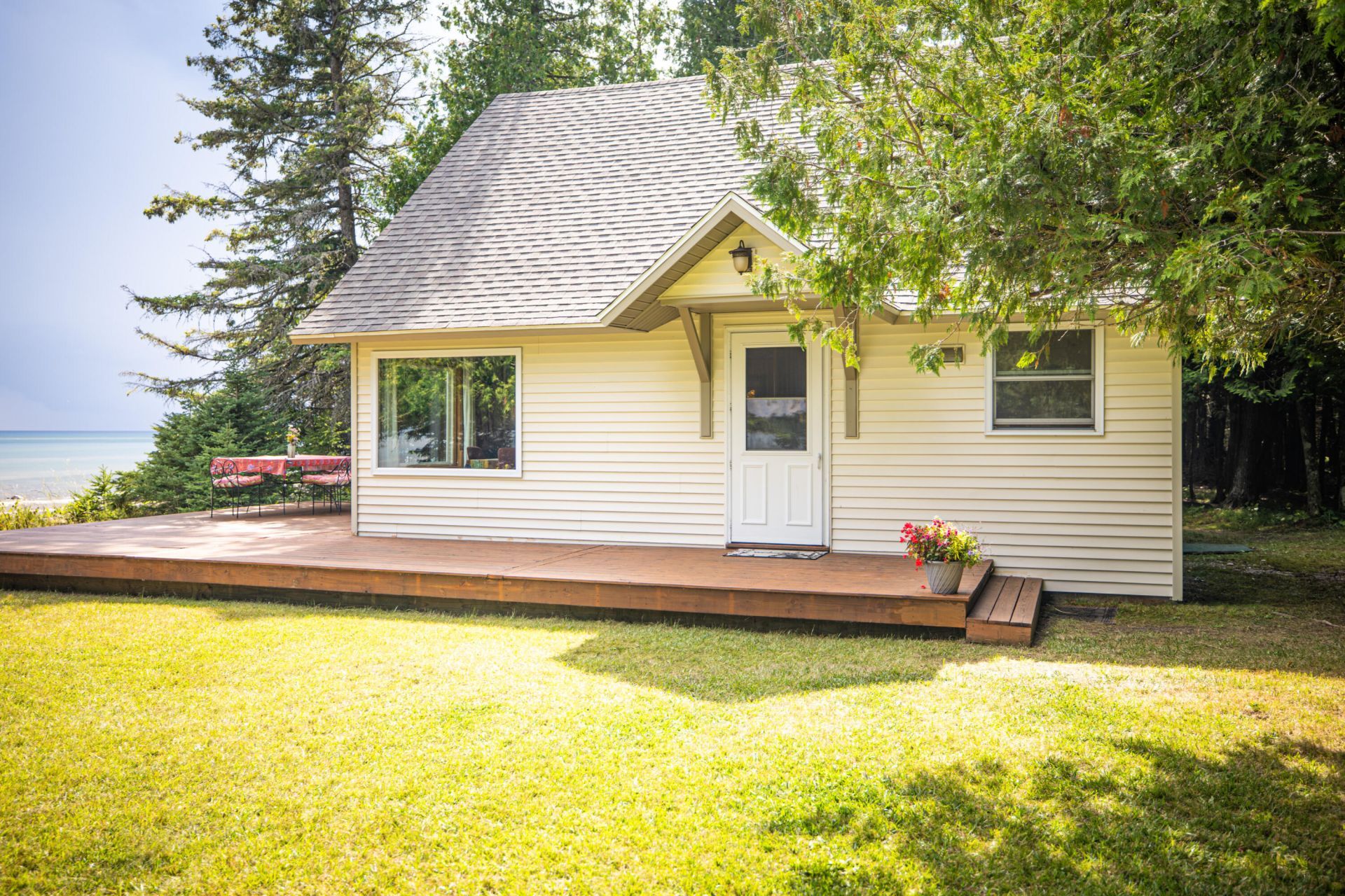 11297 E Beach Rd, Naubinway, MI 49762 Main Photo
