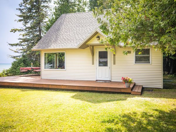 11297 E Beach RD, Naubinway, MI 49762