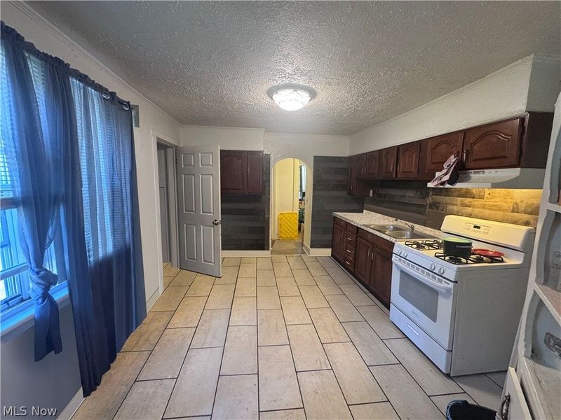 1326 W 95th Street , Cleveland, OH 44102 Photo 6