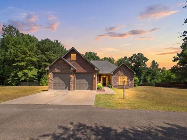 953 Hwy 29 S, Ellisville, MS 39437