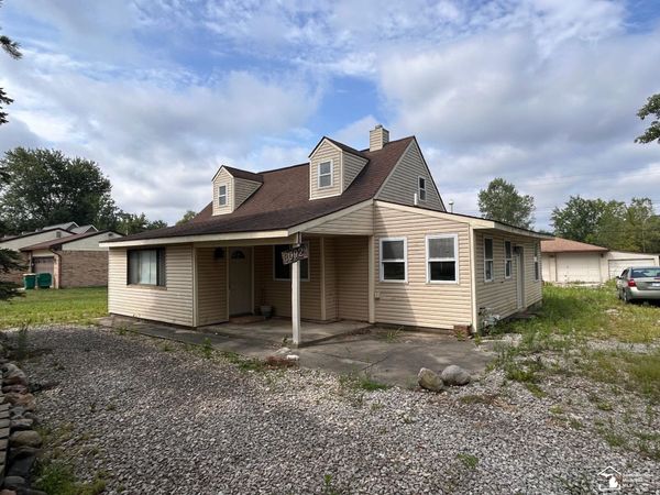 8092 Marlowe Avenue, Belleville, MI 48111