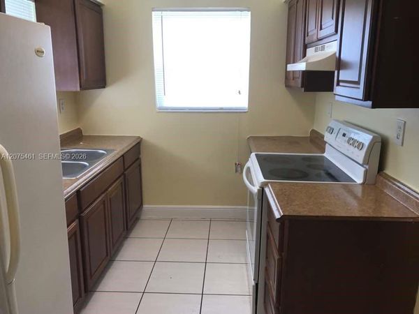 807 SW 5th Ct , Unit back, Hallandale Beach, FL 33009