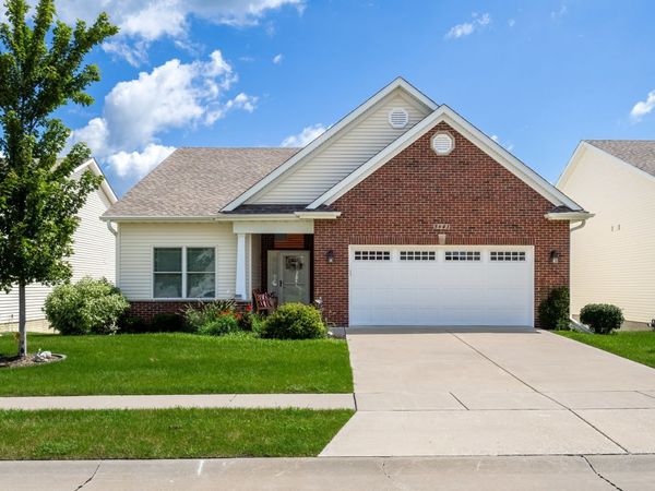 5843 Danielle Drive , Bettendorf, IA 52722