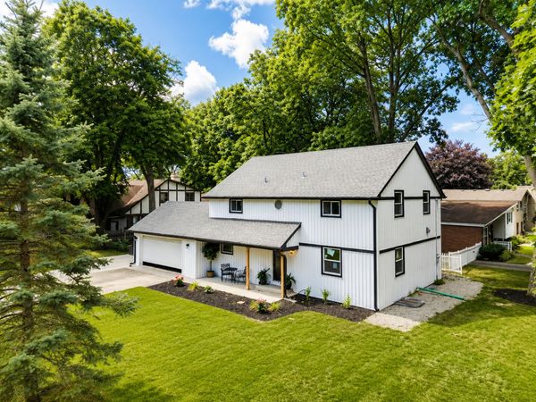300 W North Avenue , Bartlett, IL 60103