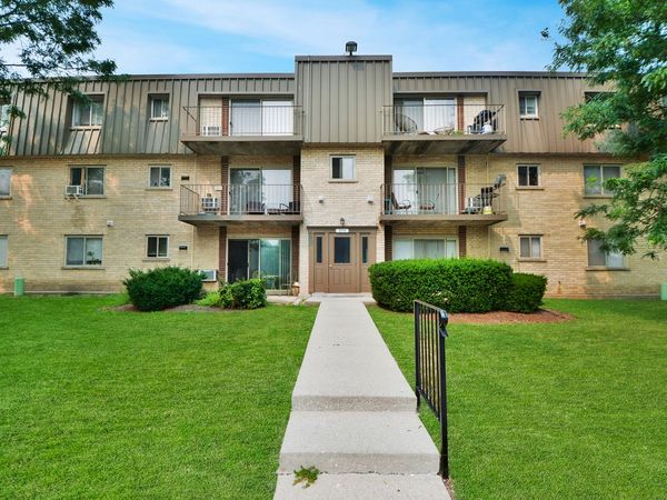 575 FAIRWAY VIEW Drive , Unit 3H, Wheeling, IL 60090