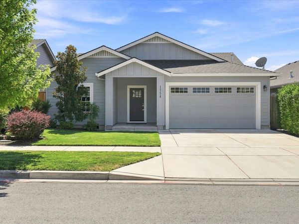 1754 Dragon Tail Place, Medford, OR 97504