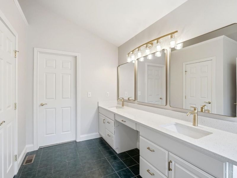 1013 Bayhill Lane, Miami Township, OH 45140 Photo 36