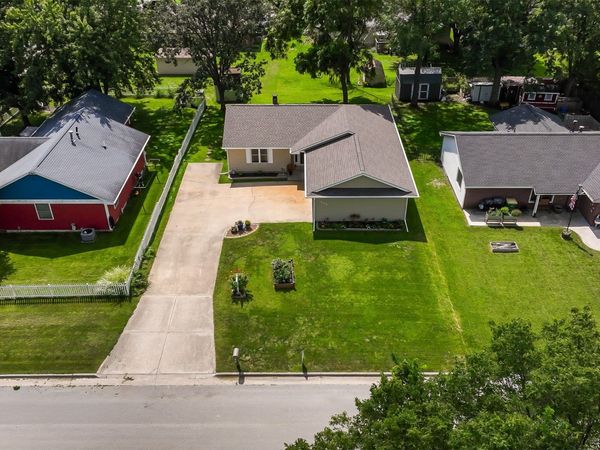 404 W Clanton Street, St Charles, IA 50240