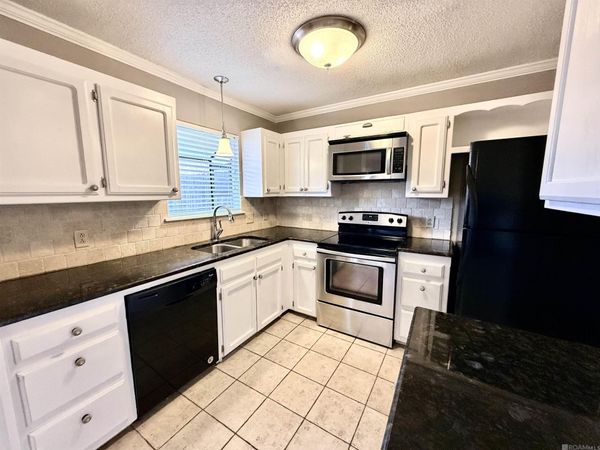 955 Ridgepoint Ct, Baton Rouge, LA 70810