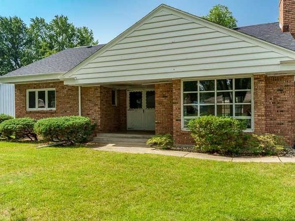 5803 CLARENDON Drive, ROCKFORD, IL 61114