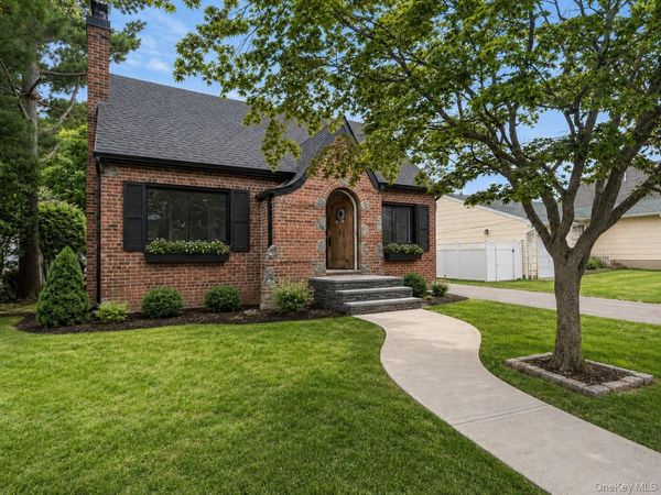 203 Massachusetts Avenue, Massapequa, NY 11758