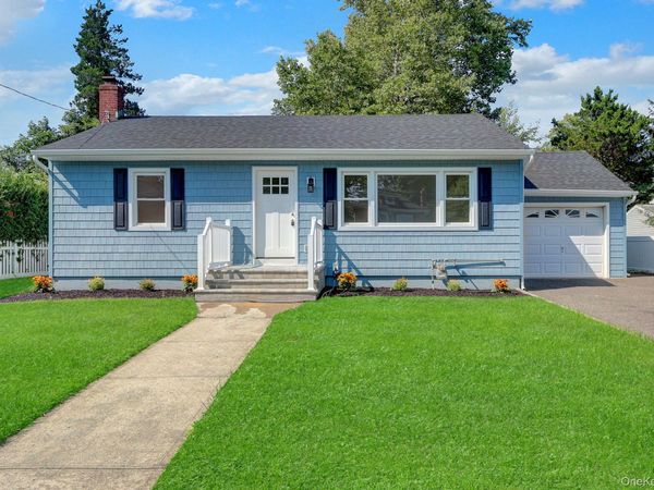 71 Valentine Avenue , Glen Cove, NY 11542