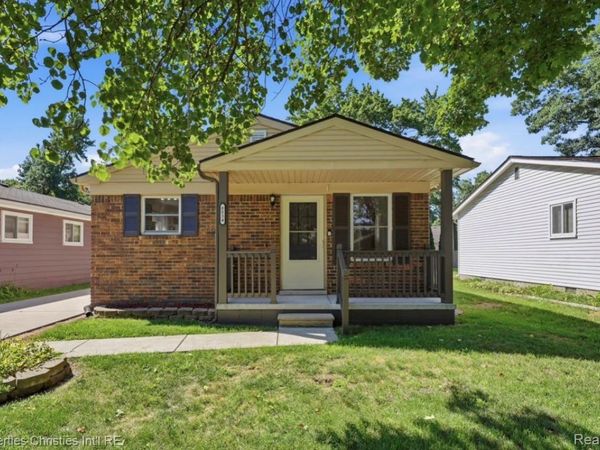 8834 Janis Street, Shelby Township, Mi 48317