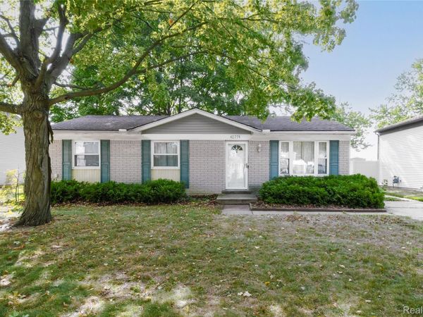 42779 Buckingham Drive, Sterling Heights, Mi 48313