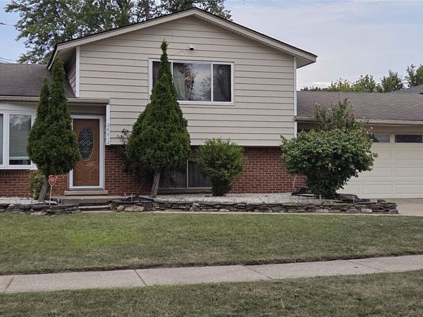 26612 Karen Avenue , Warren, Mi 48091