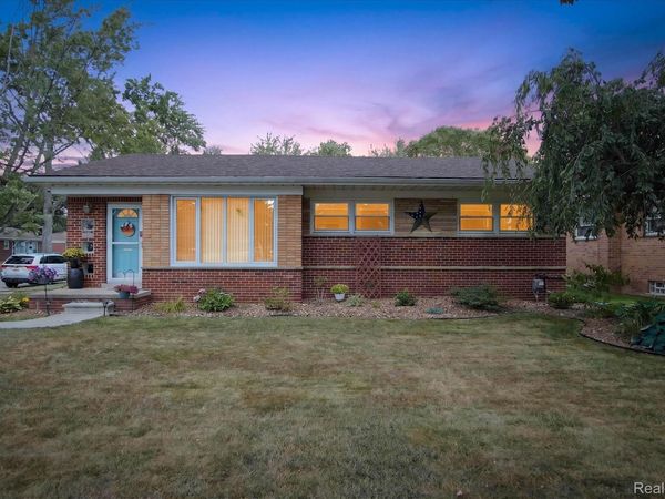 9072 Denne Street, Livonia, Mi 48150