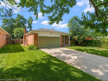17657 Avilla Boulevard, Lathrup Village, Mi 48076