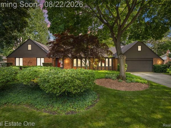 28330 E Blom Drive, Harrison Township, Mi 48045