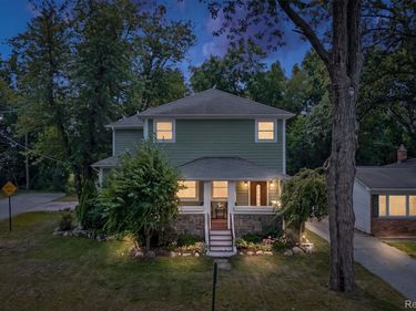 2159 Avondale Street, Sylvan Lake, Mi 48320