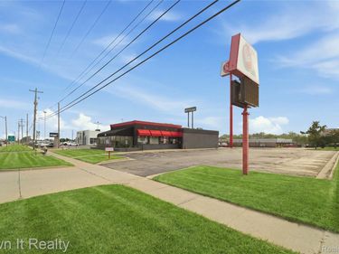 6525 S Pennsylvania Avenue, Lansing, Mi 48911