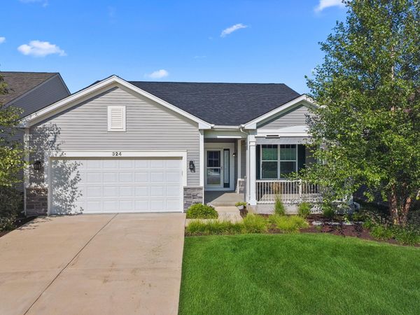 324 Gallant Dr, Lake Geneva, WI 53147