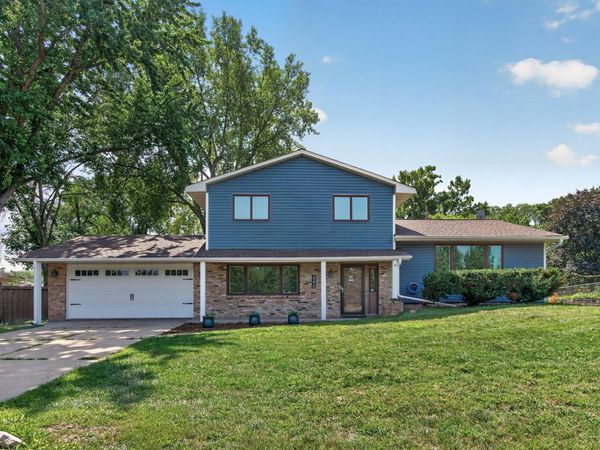 4270 Quaker Lane N, Plymouth, MN 55441