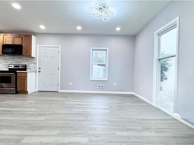941 Springfield Street, Dayton, OH 45403 Photo 9