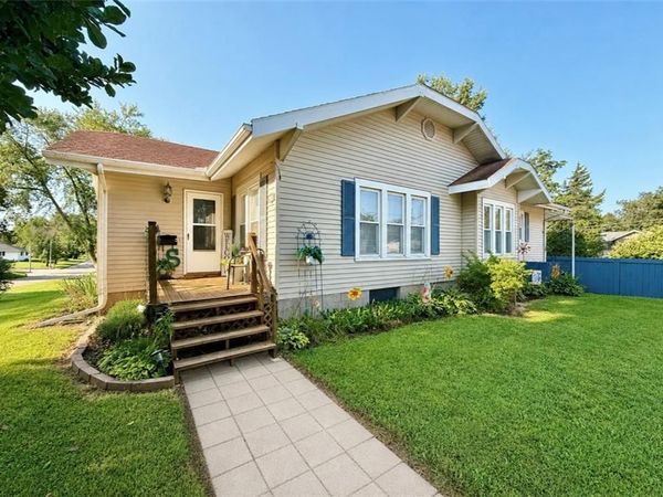 604 S MULBERRY Street, Maryville, MO 64468