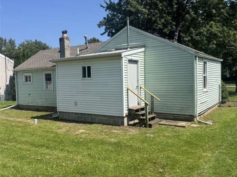 4892 Toledo Avenue, Lorain, OH 44055 Photo 3