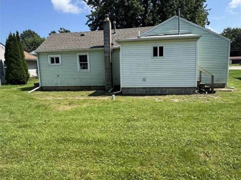 4892 Toledo Avenue, Lorain, OH 44055 Photo 4