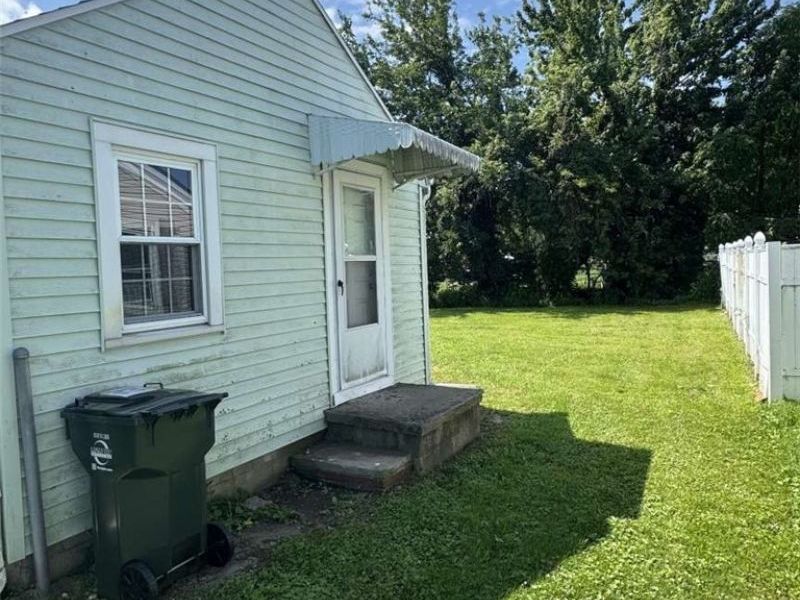 4892 Toledo Avenue, Lorain, OH 44055 Photo 5