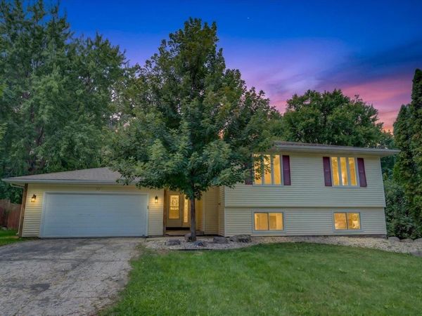 2727 Tami Trail, Fitchburg, WI 53711