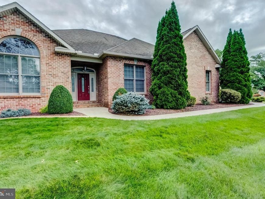 108 Pin Oak Drive, New Cumberland, PA 17070 Main Photo