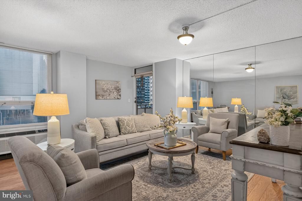 205 E JOPPA ROAD, TOWSON, MD 21286