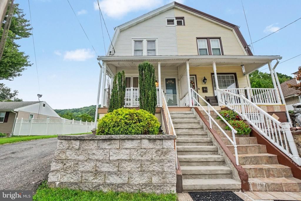3415 EARL STREET, LAURELDALE, PA 19605