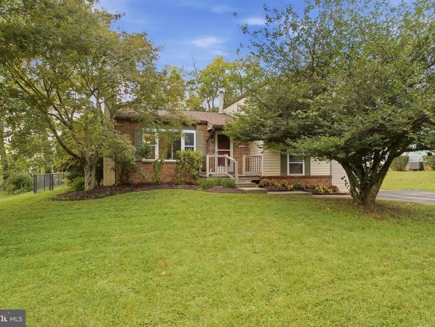 873 Blue Jay Road, Harrisburg, PA 17111 Main Photo