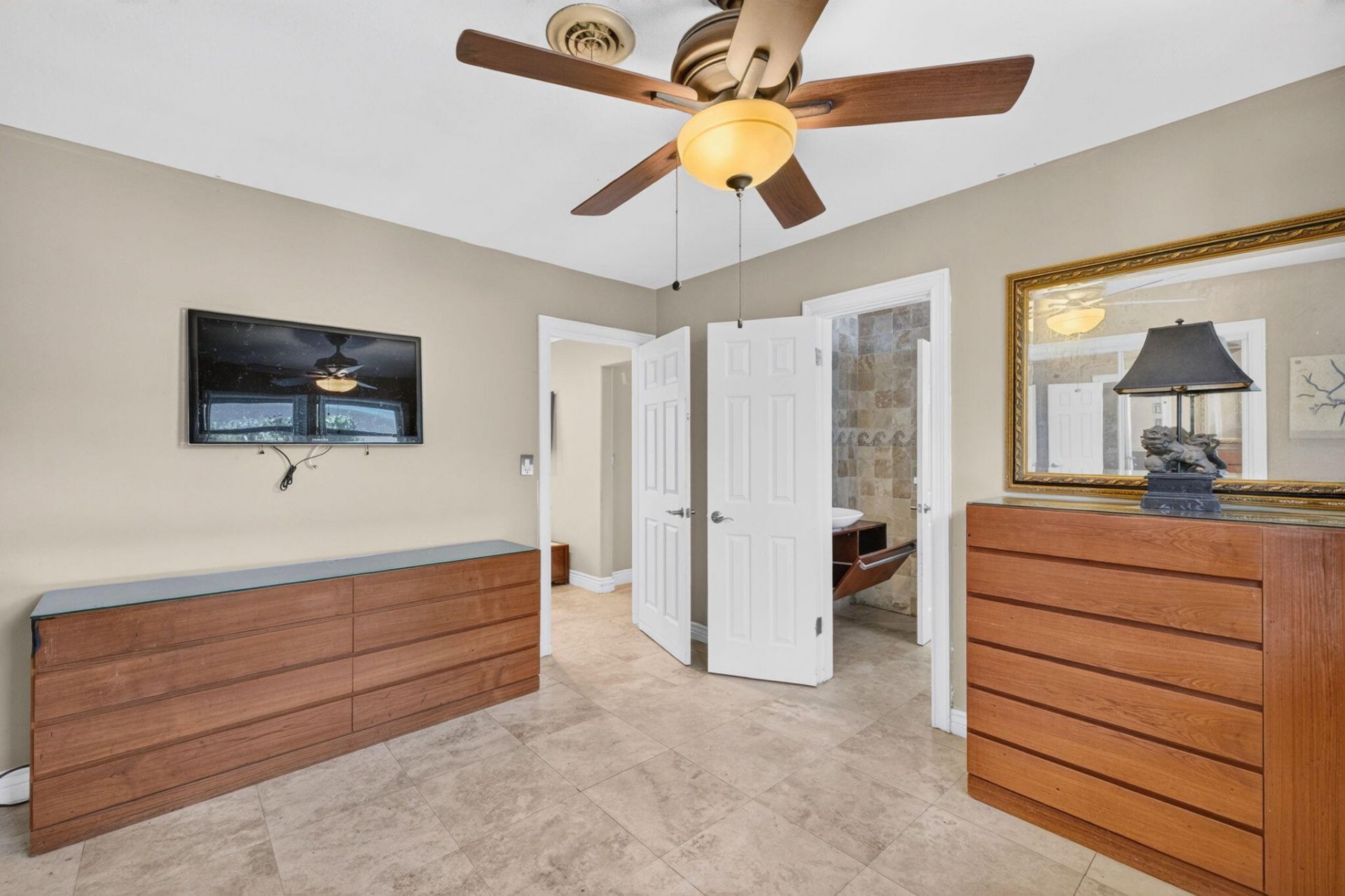 5581 NE 28th Avenue, Fort Lauderdale, FL 33308 Photo
