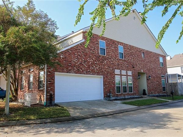 30 E NOUVEAU Lane , Metairie, LA 70003