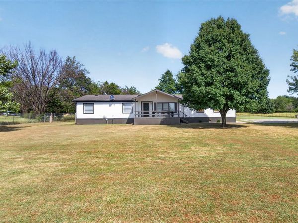813 Mississippi Street , Nowata, OK 74048