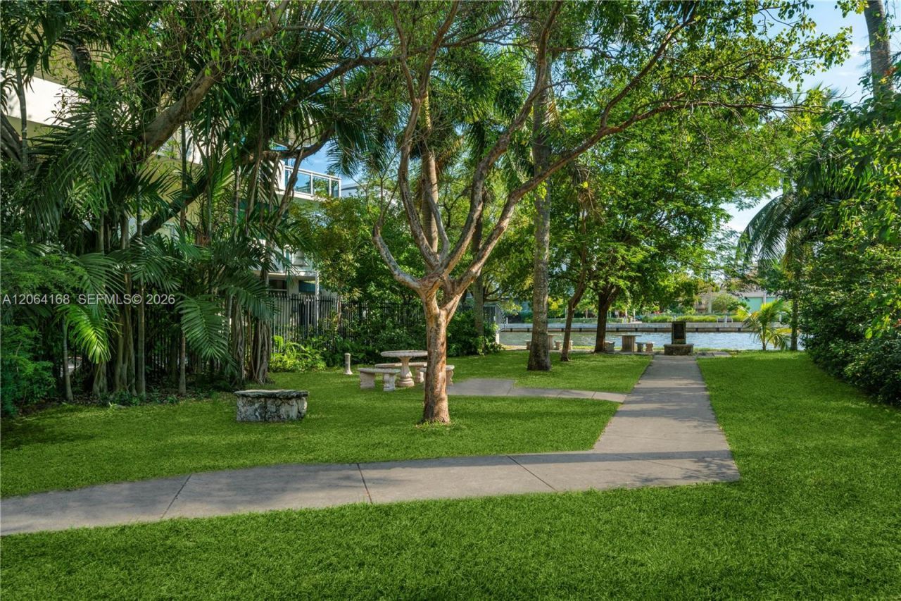 902 NW 10th Ct , Miami, FL 33136 Photo