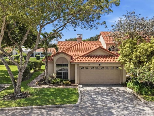 10852 Cypress Glen Dr , Coral Springs, FL 33071