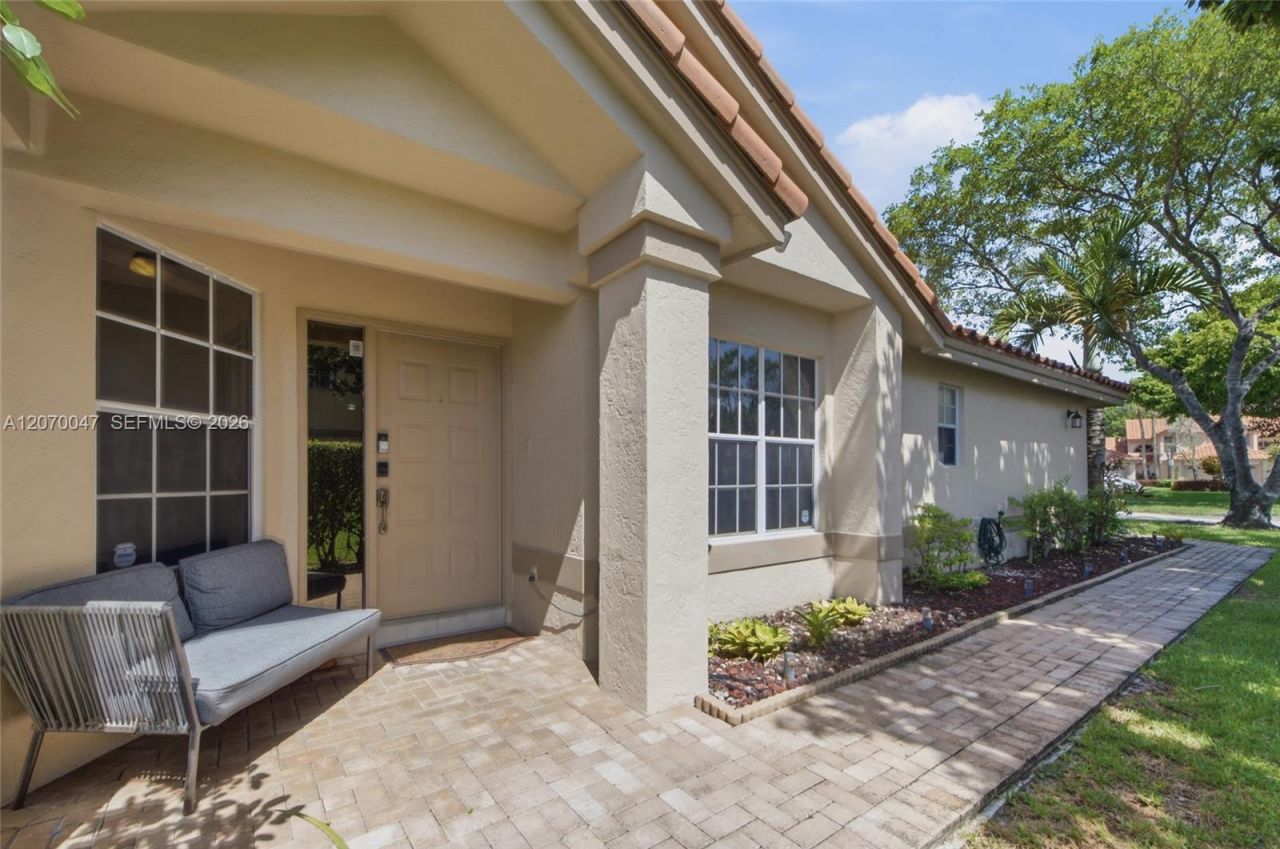 10852 Cypress Glen Dr , Coral Springs, FL 33071 Photo
